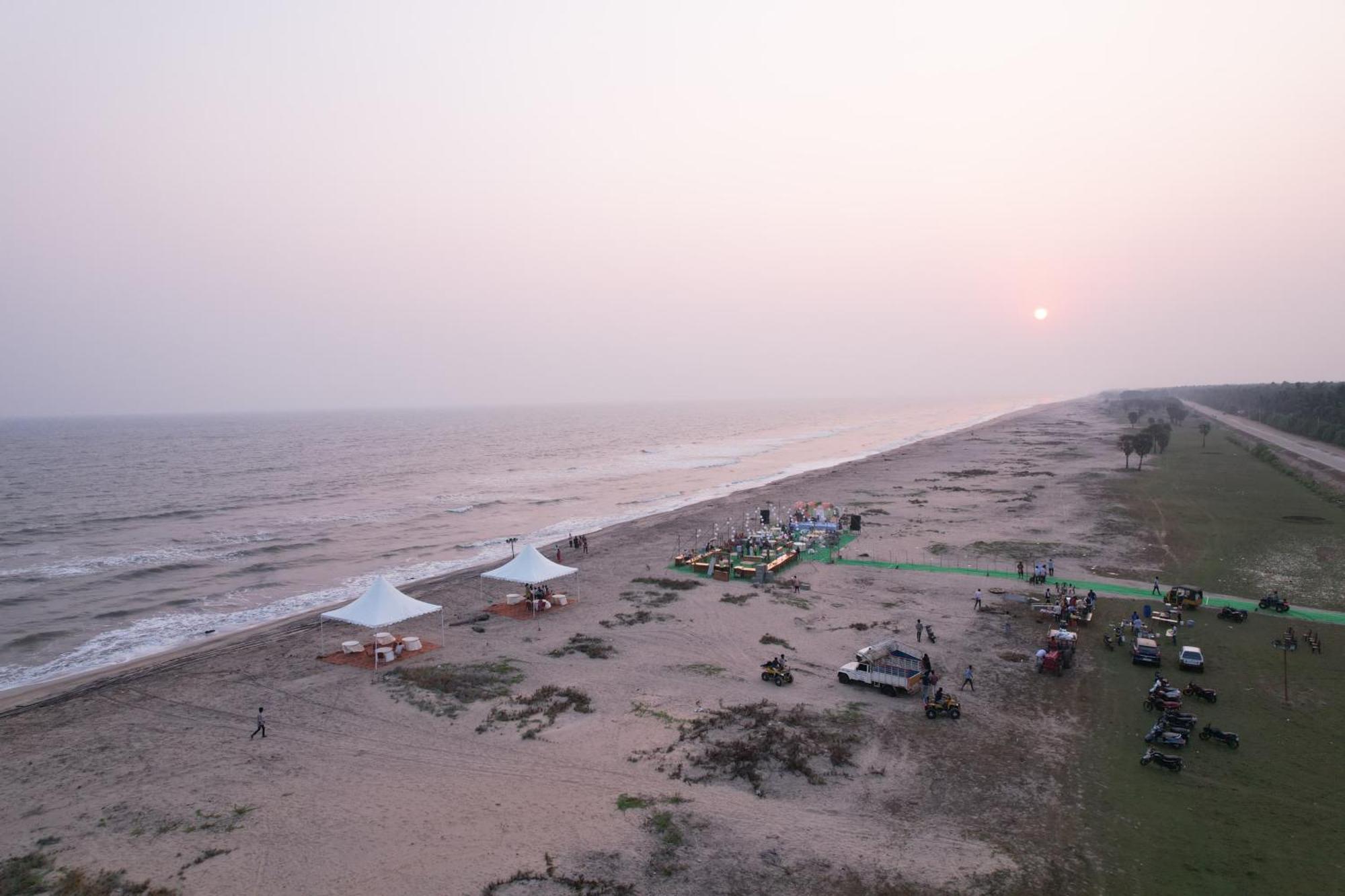 Coastline Beach Resort Perupalem Экстерьер фото